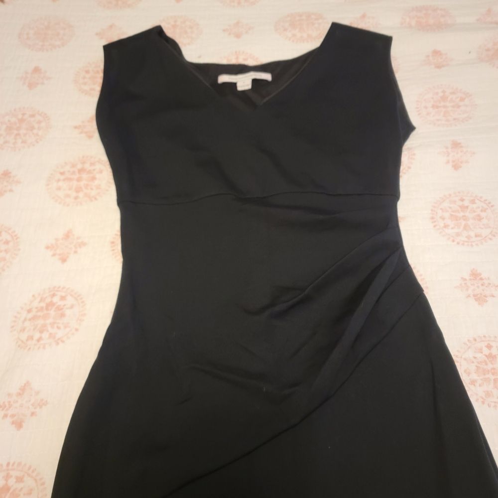 Diane Von Furstenberg 'Bevin' Ruched Sleeveless Little Black Dress - Picture 4 of 13